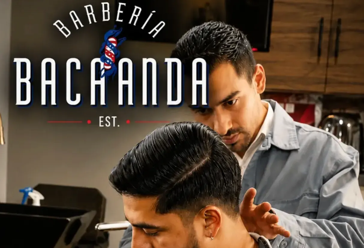 Logotipo de Barbería Bacaanda sobre un corte en proceso